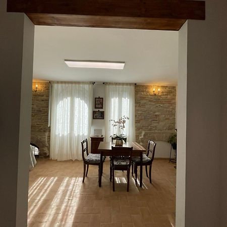 Апартаменти Casa La Rosa Губбіо Екстер'єр фото
