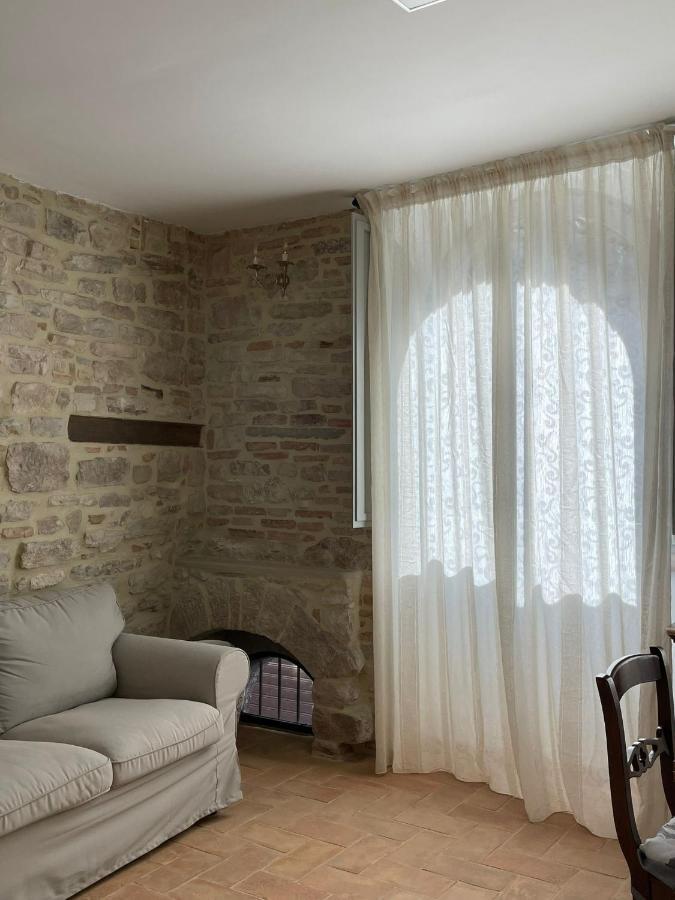 Апартаменти Casa La Rosa Губбіо Екстер'єр фото